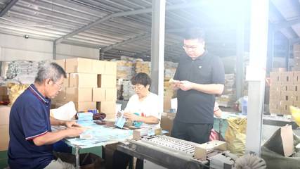 创业微山 小工厂，大贸易，饲料产业的突围之路