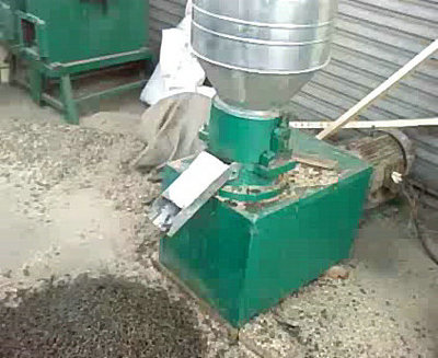 颗粒饲料机与秸秆饲料加工机 现代饲料生产的关键设备